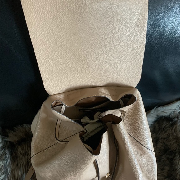 Beige back pack - Picture 3 of 4